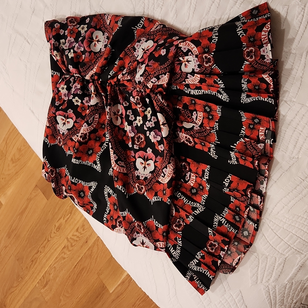 Pinko skirt